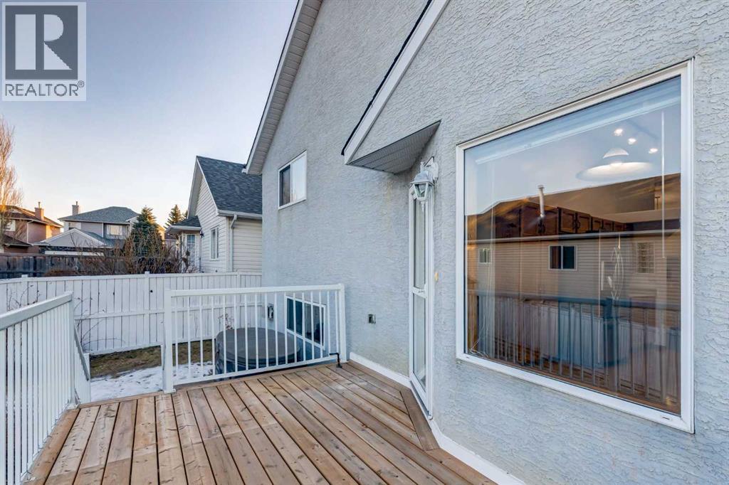Single Family House 3 Level for Sale in  Somercrest Circle SW Somerset Calgary 