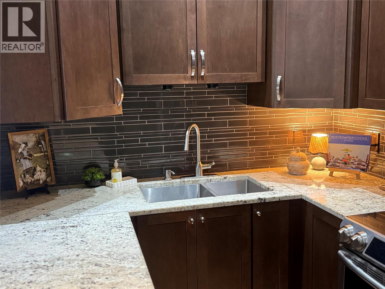 2011 PERRIER Road Unit# 203, Nelson