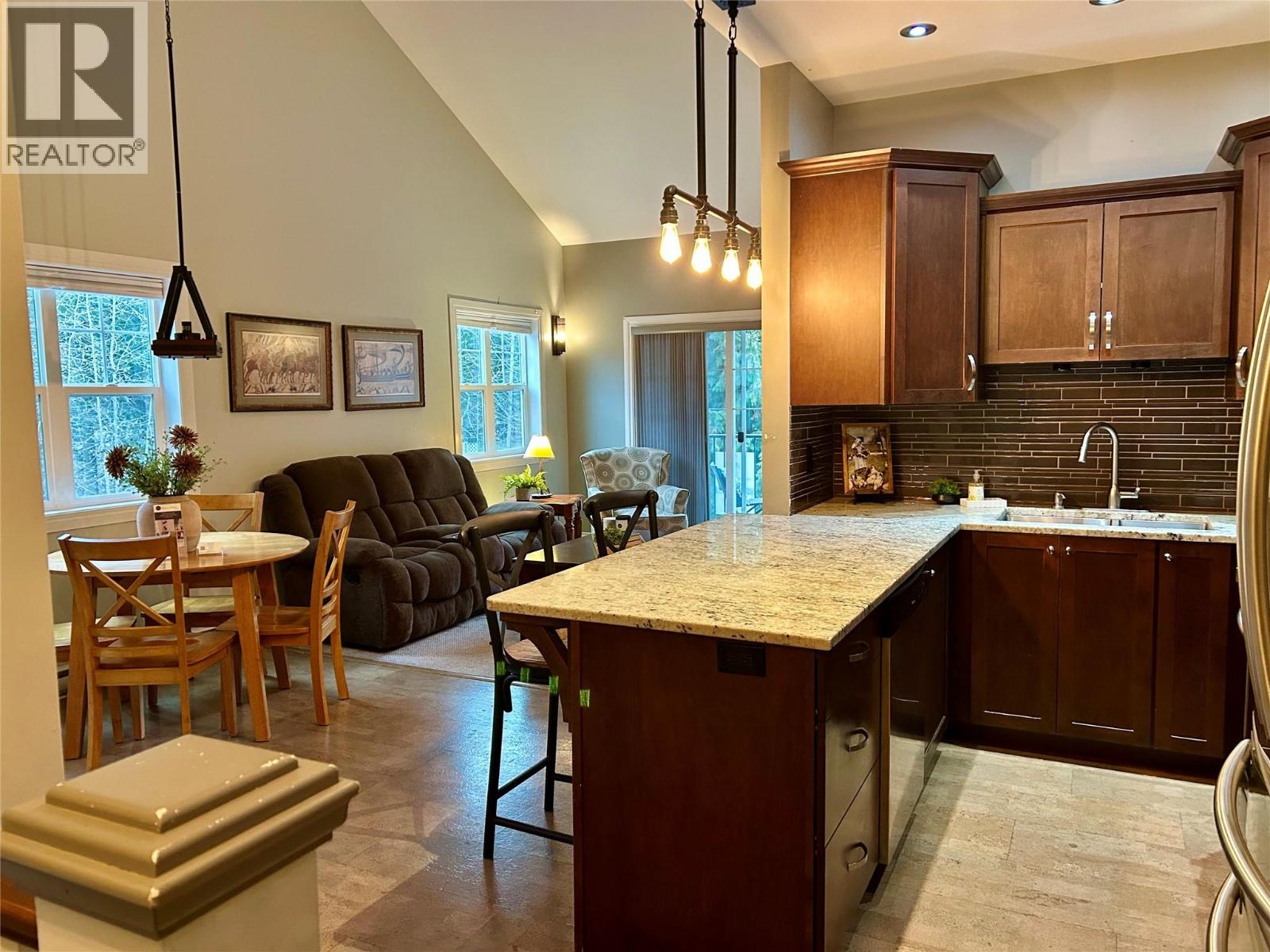 2011 PERRIER Road Unit# 203, Nelson