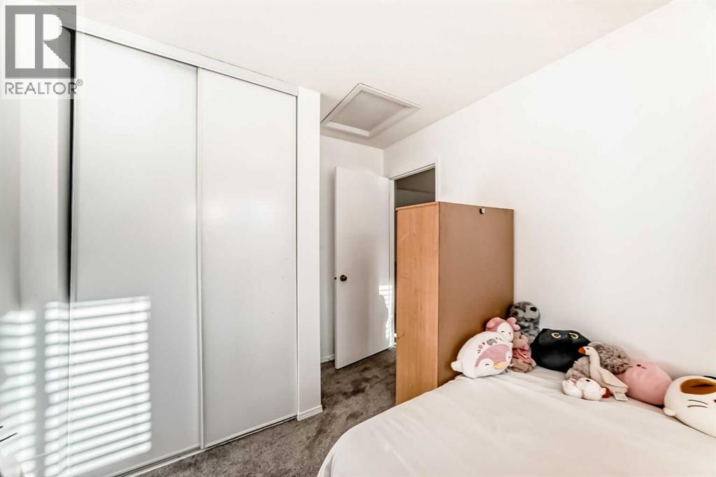 Single Family House for Sale in  Hidden Crescent NW Hidden Valley Calgary 