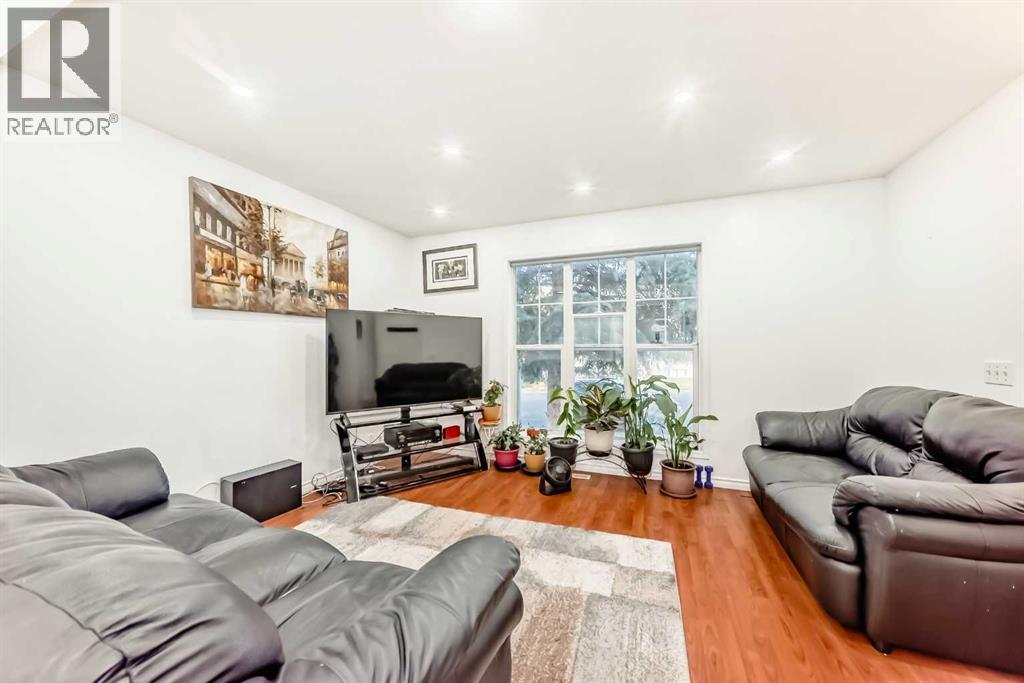 Single Family House for Sale in  Hidden Crescent NW Hidden Valley Calgary 