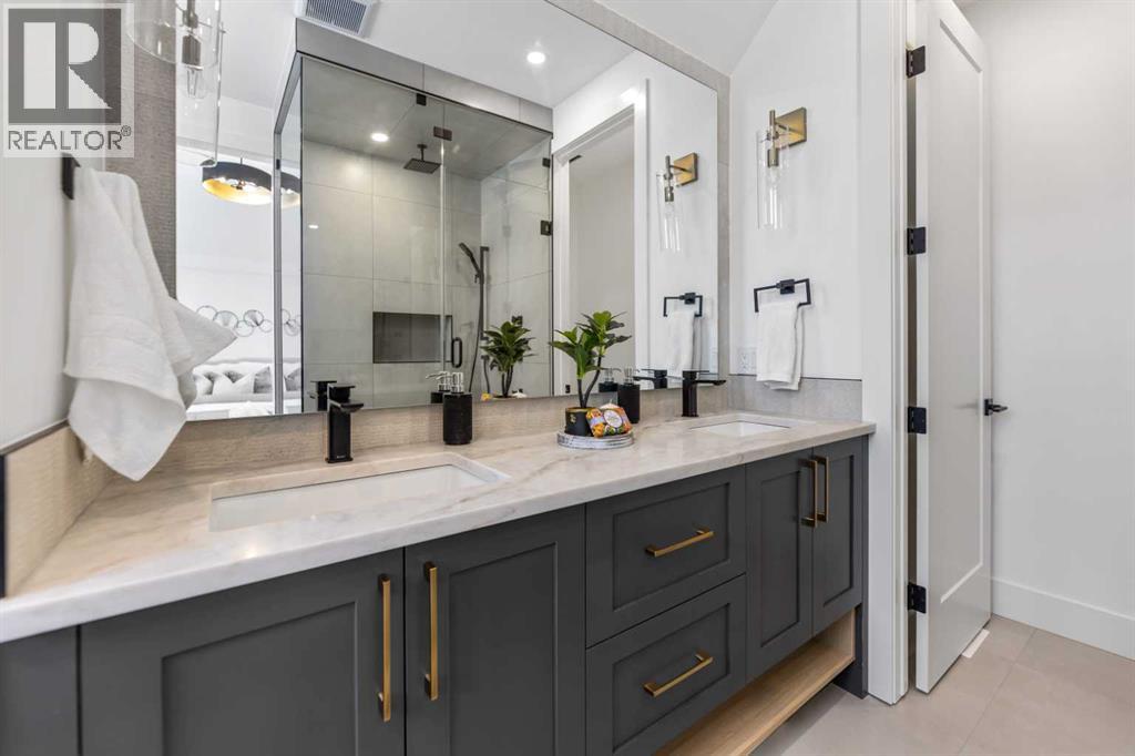 Single Family House for Sale in   Avenue SW North Glenmore Park Calgary 