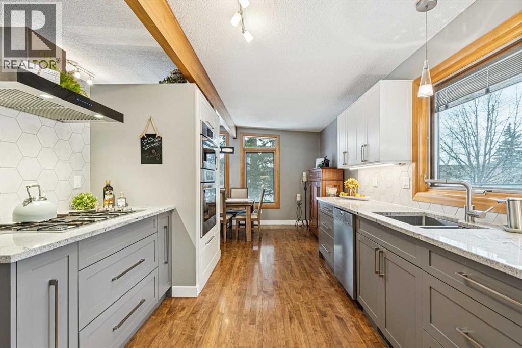 Single Family House Bungalow for Sale in  Vardana Place NW Varsity Calgary 