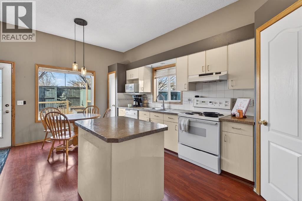 Single Family House 4 Level for Sale in  Coventry Green NE Coventry Hills Calgary 