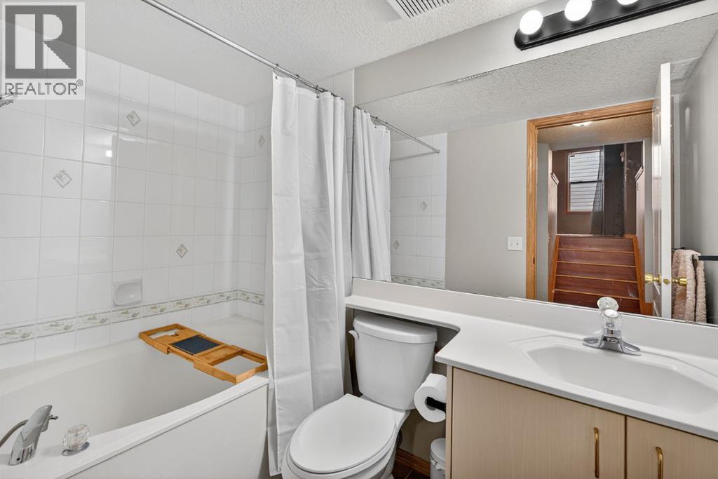 Single Family House 4 Level for Sale in  Coventry Green NE Coventry Hills Calgary 