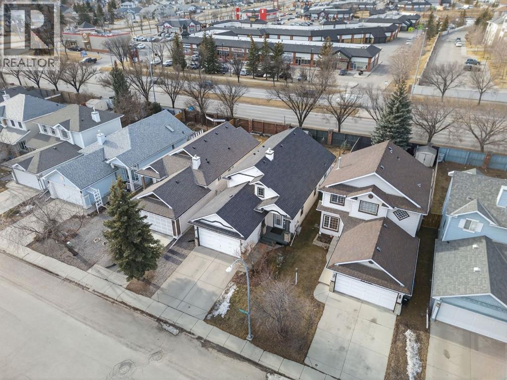 Single Family House 4 Level for Sale in  Coventry Green NE Coventry Hills Calgary 