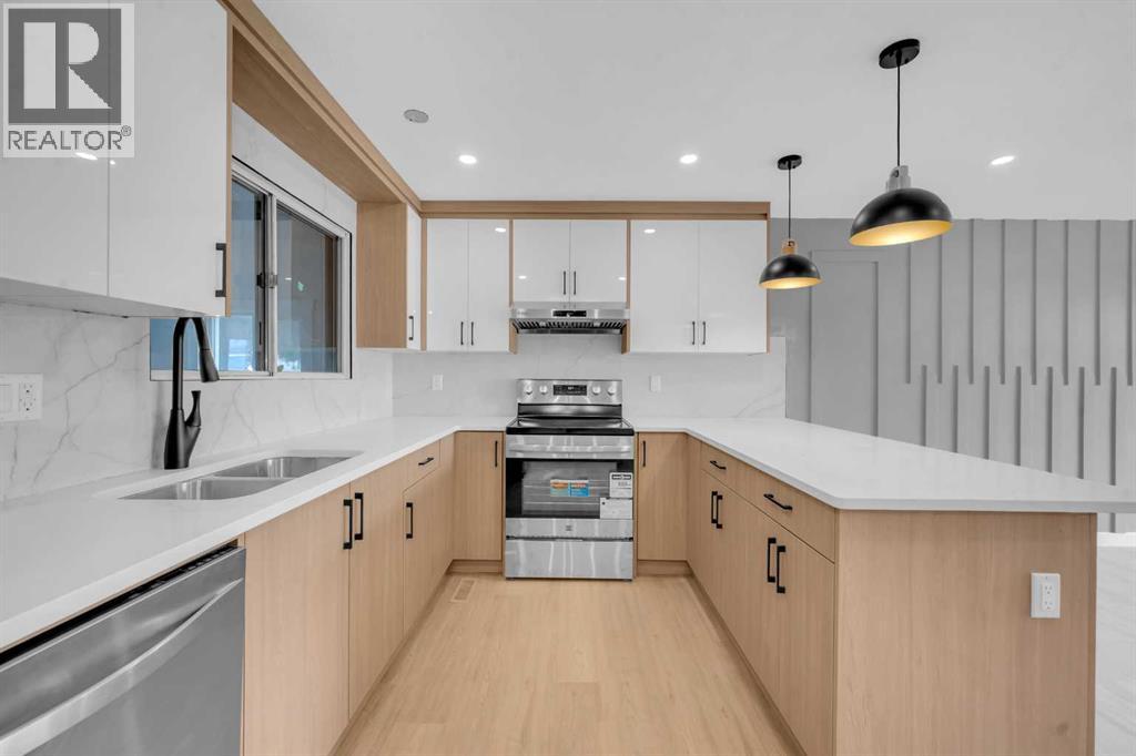 Single Family House Bungalow for Sale in  Falwood Way NE Falconridge Calgary 