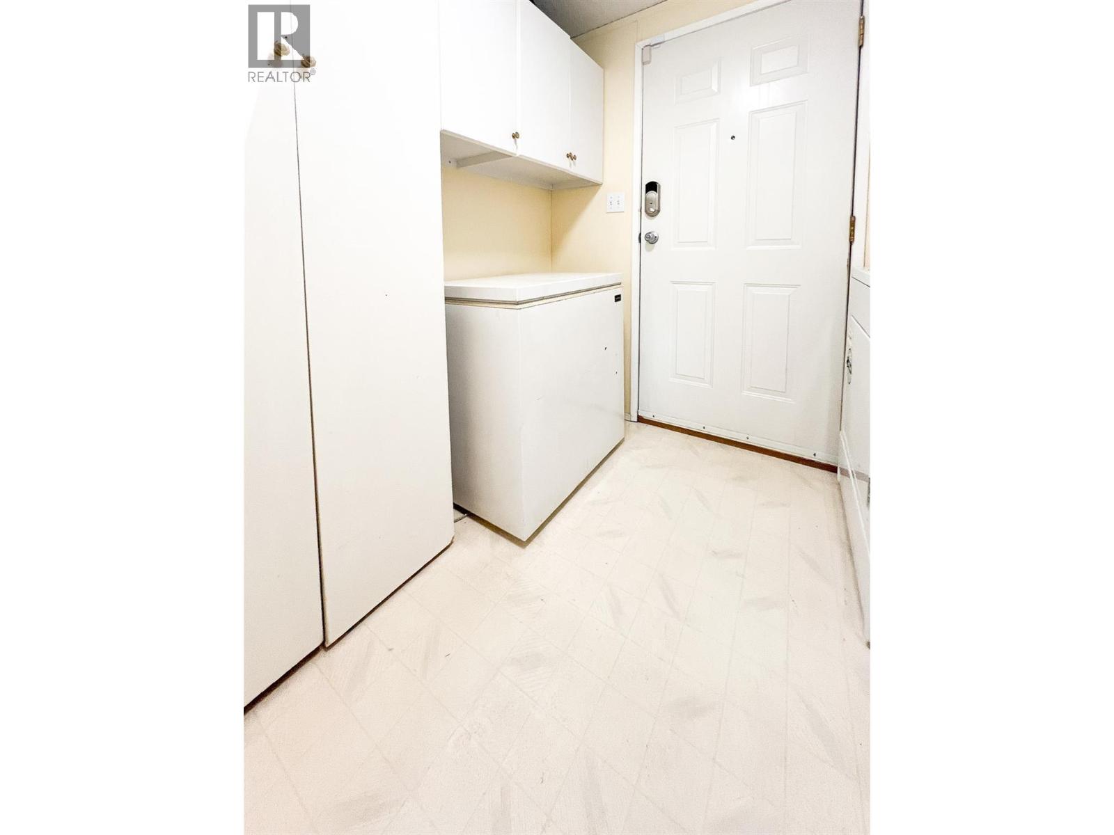 #18 1401 NICOLA AVENUE - 17