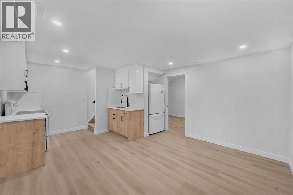 Single Family House for Sale in  Erin Ridge Road SE Erin Woods Calgary 