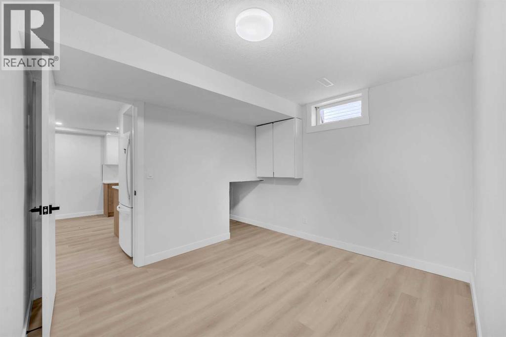 Single Family House for Sale in  Erin Ridge Road SE Erin Woods Calgary 