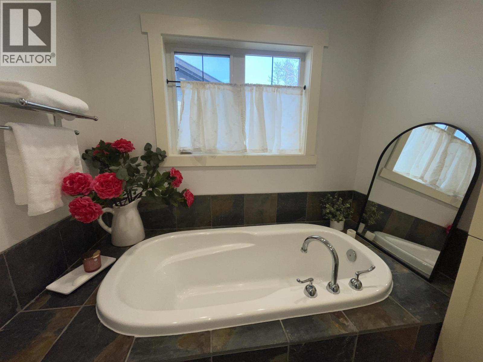 4556 SCHIBLI Street, Smithers