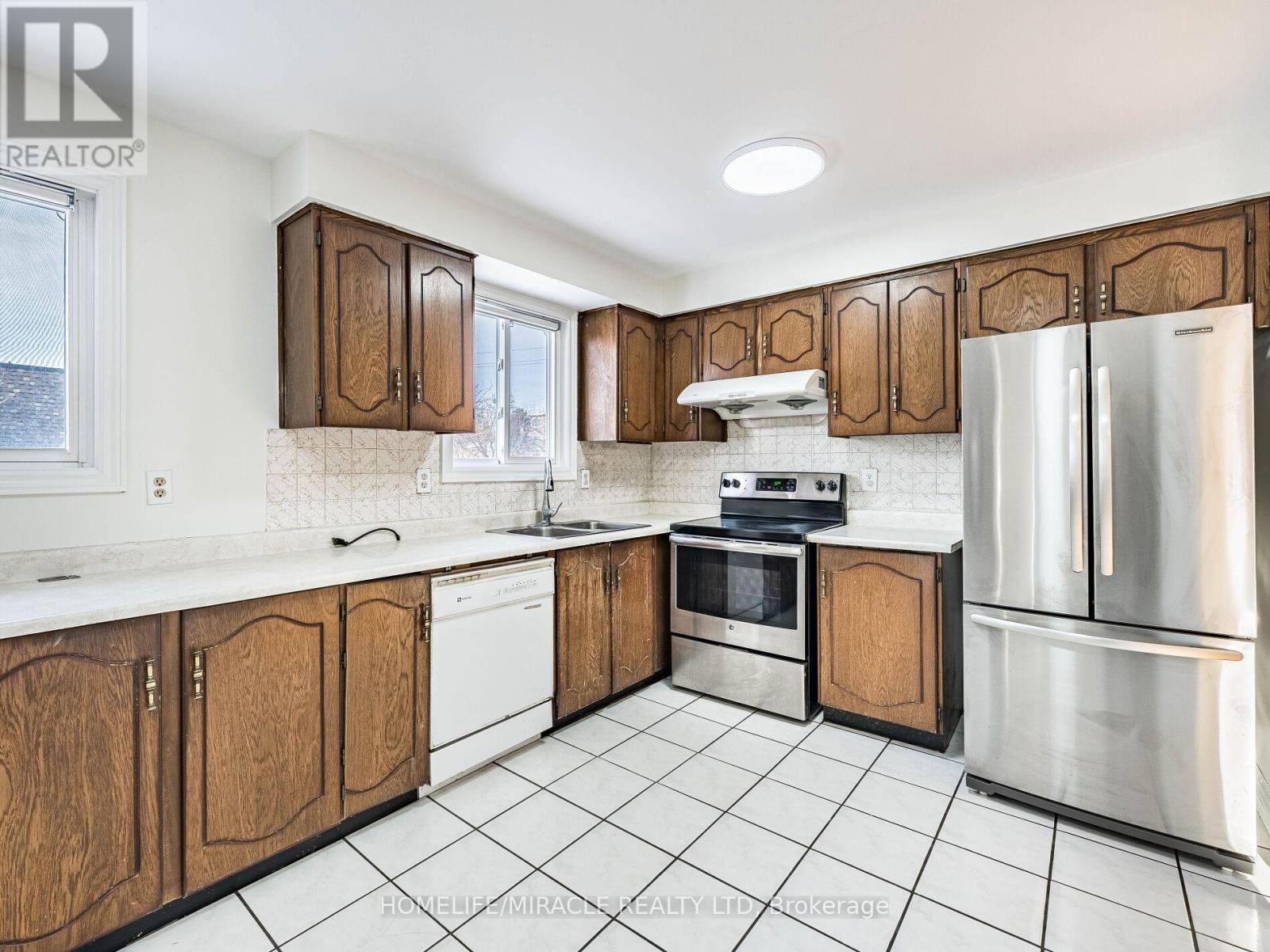 209 APACHE TRAIL - 12