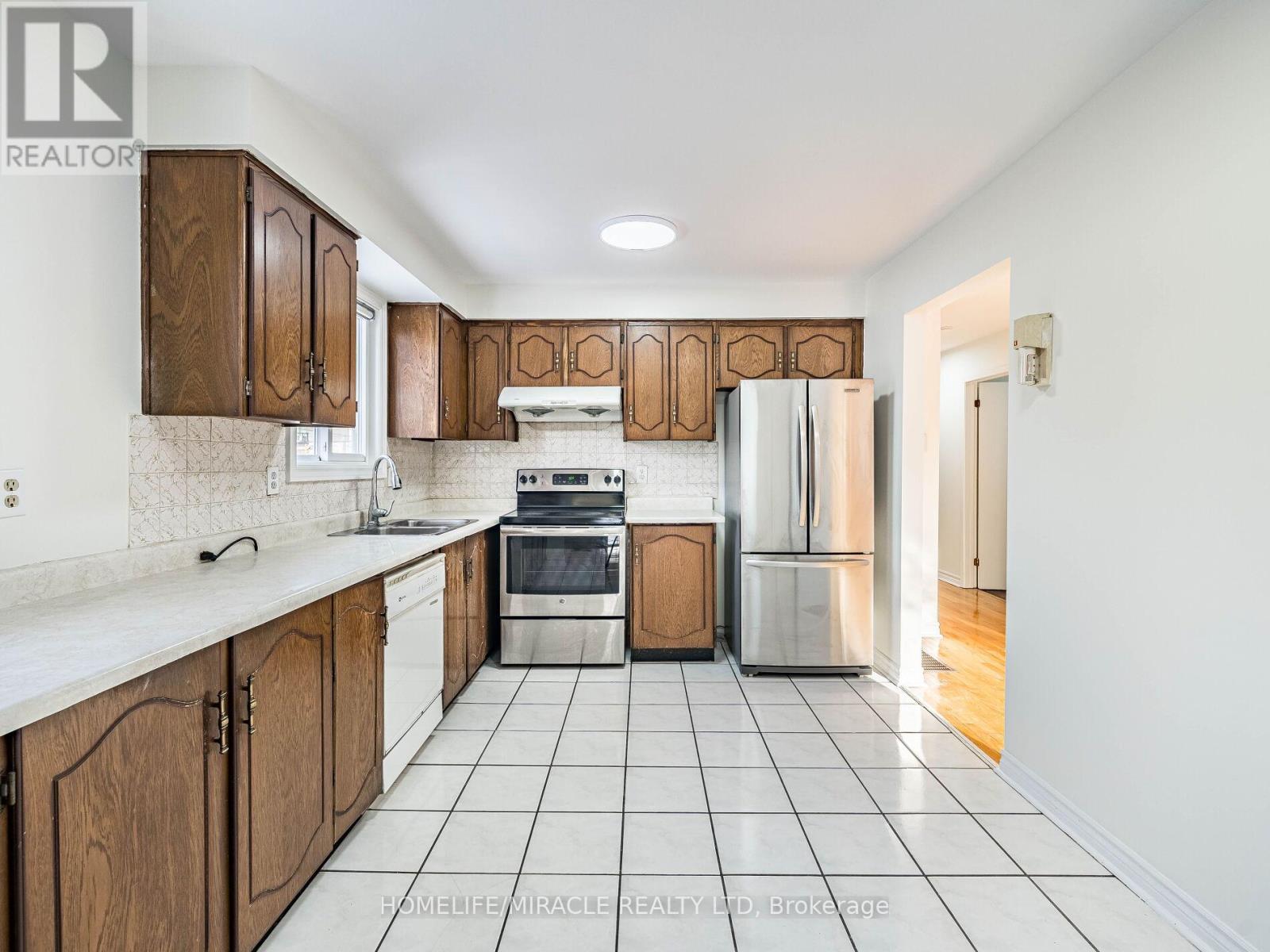 209 APACHE TRAIL - 13