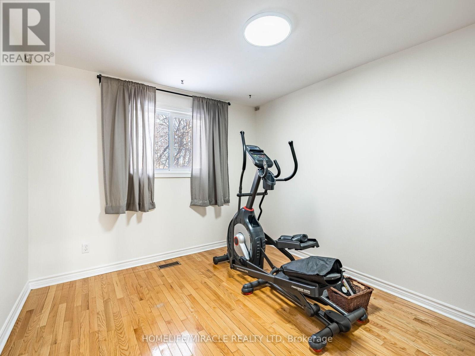 209 APACHE TRAIL - 20