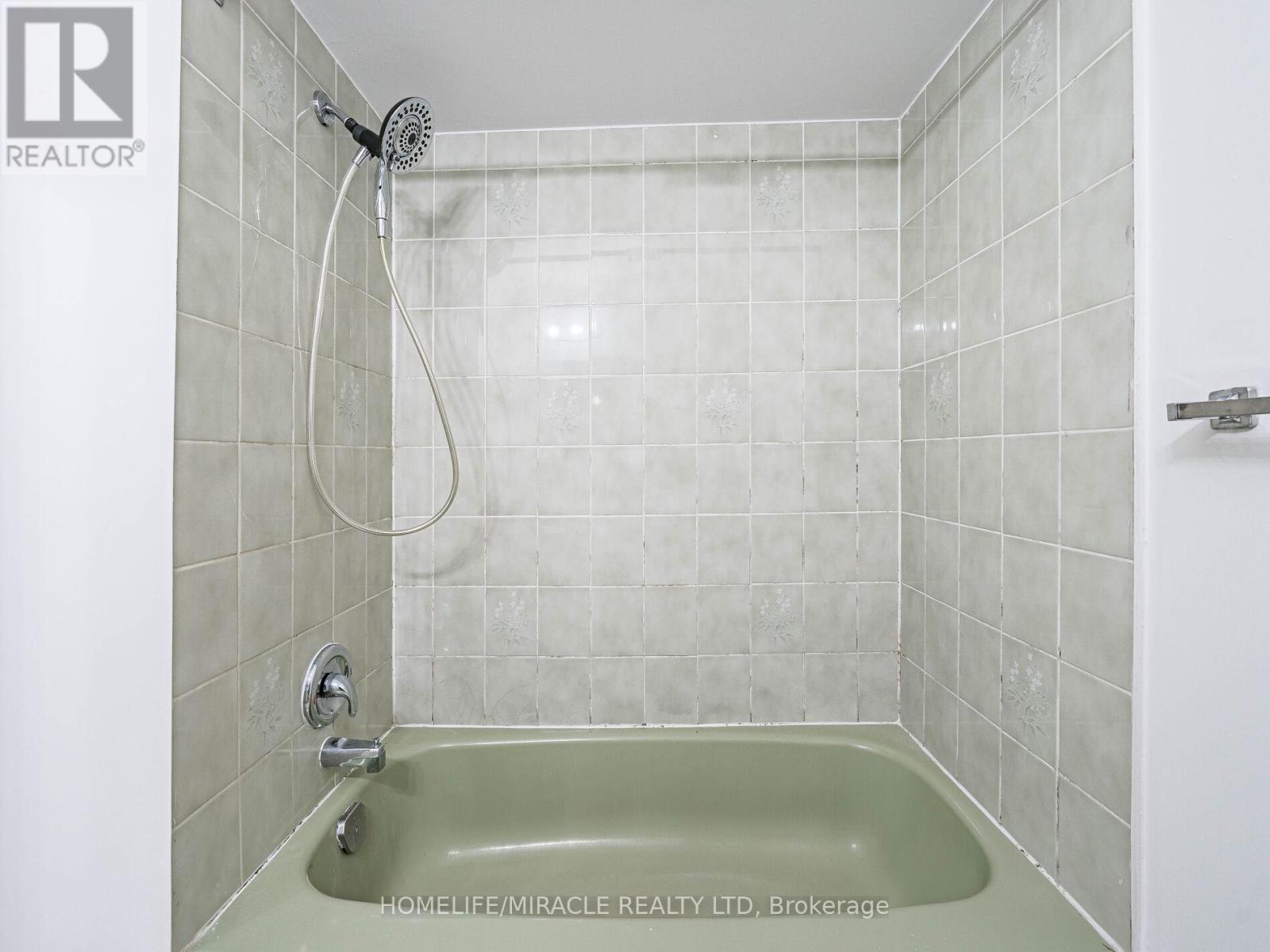 209 APACHE TRAIL - 23