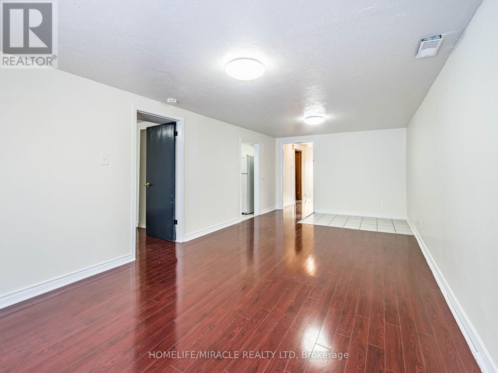 209 APACHE TRAIL - 29