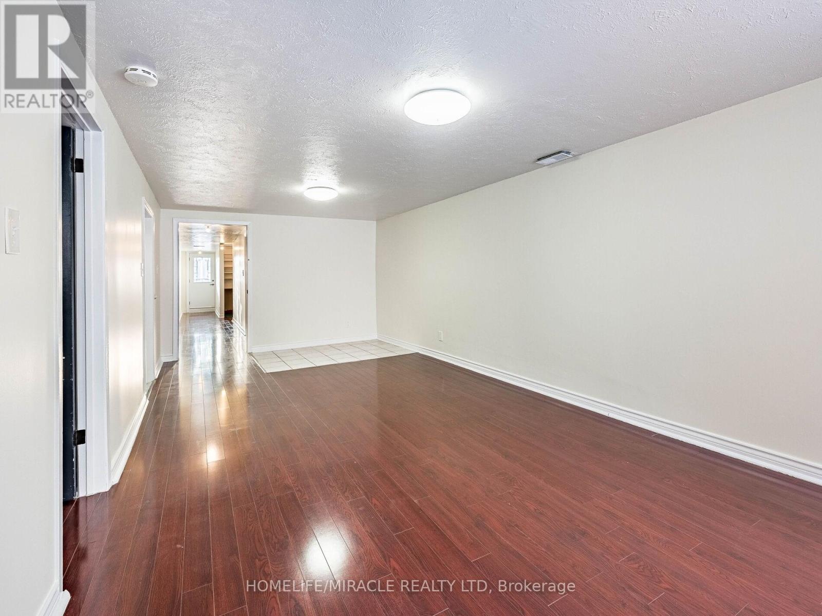 209 APACHE TRAIL - 30