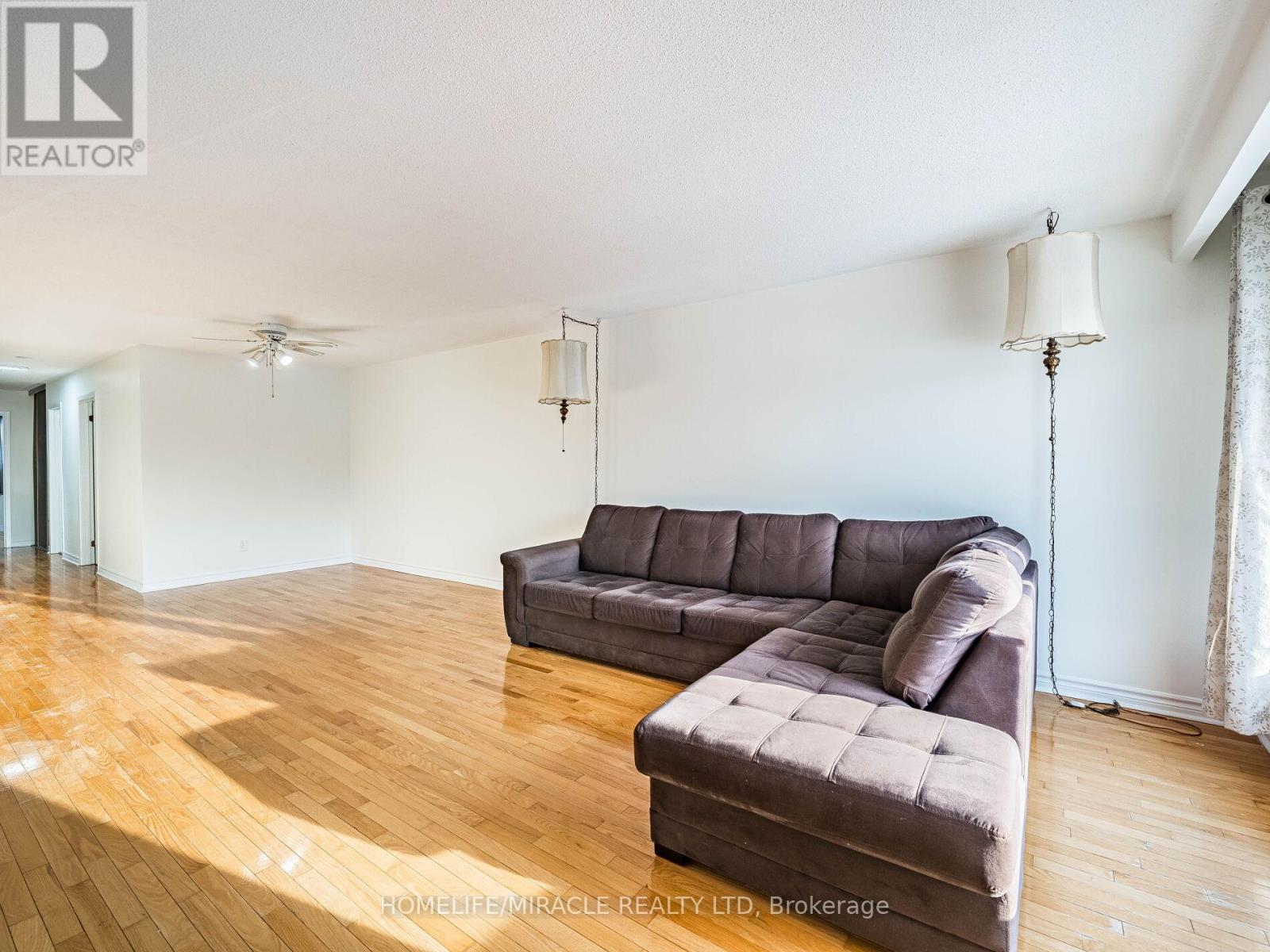 209 APACHE TRAIL - 5