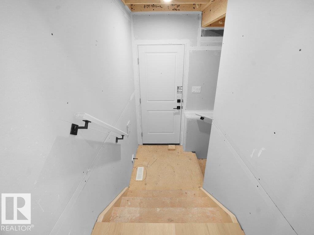 3312 Chickadee Dr NW, Edmonton