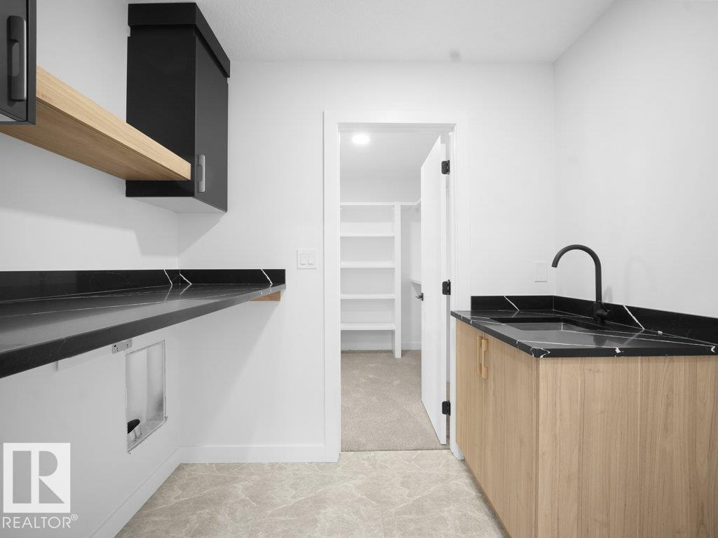 3312 Chickadee Dr NW, Edmonton