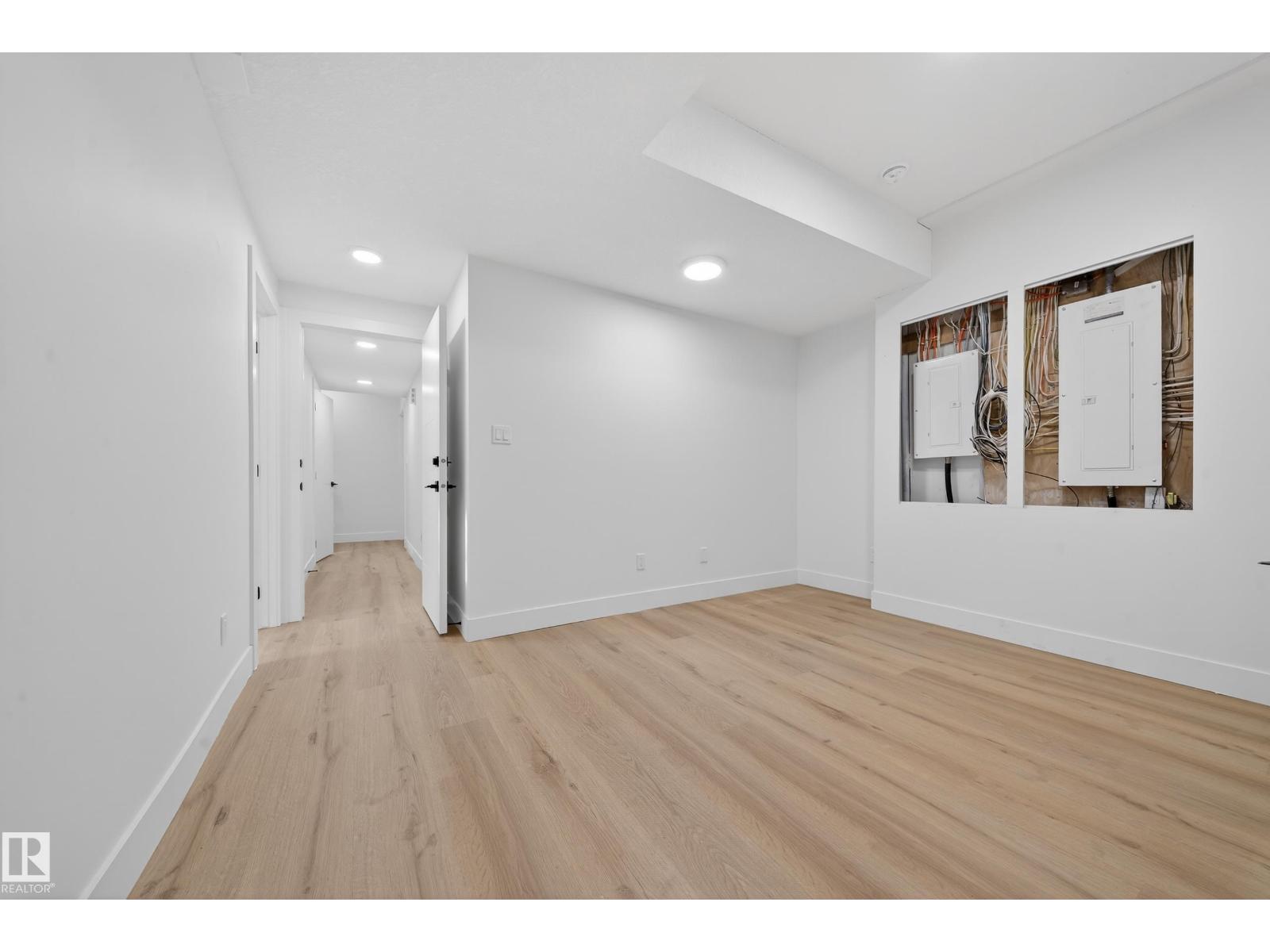 
          132 29 Street SW
            <br/>
            <span>Edmonton</span>
            , 
            <span>AB</span>
             <span>T6X3E2</span>
         - Photo 22