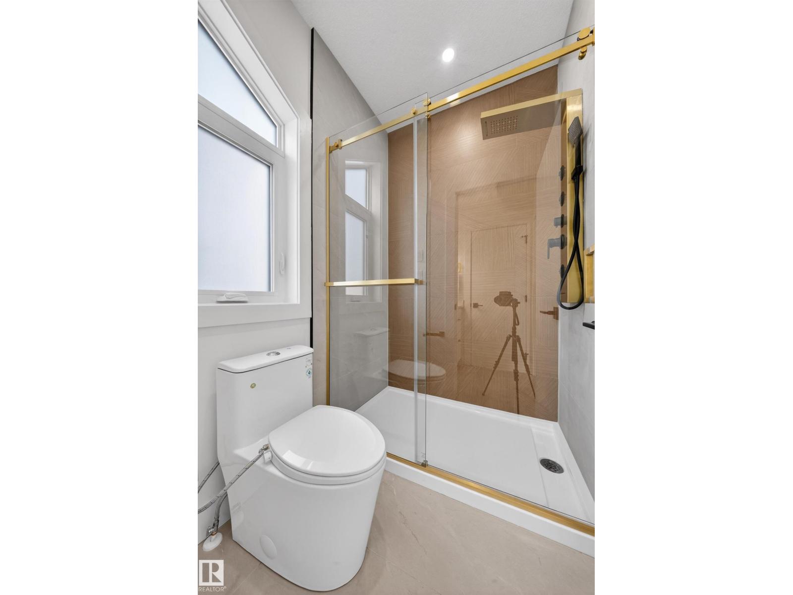 
          132 29 Street SW
            <br/>
            <span>Edmonton</span>
            , 
            <span>AB</span>
             <span>T6X3E2</span>
         - Photo 24