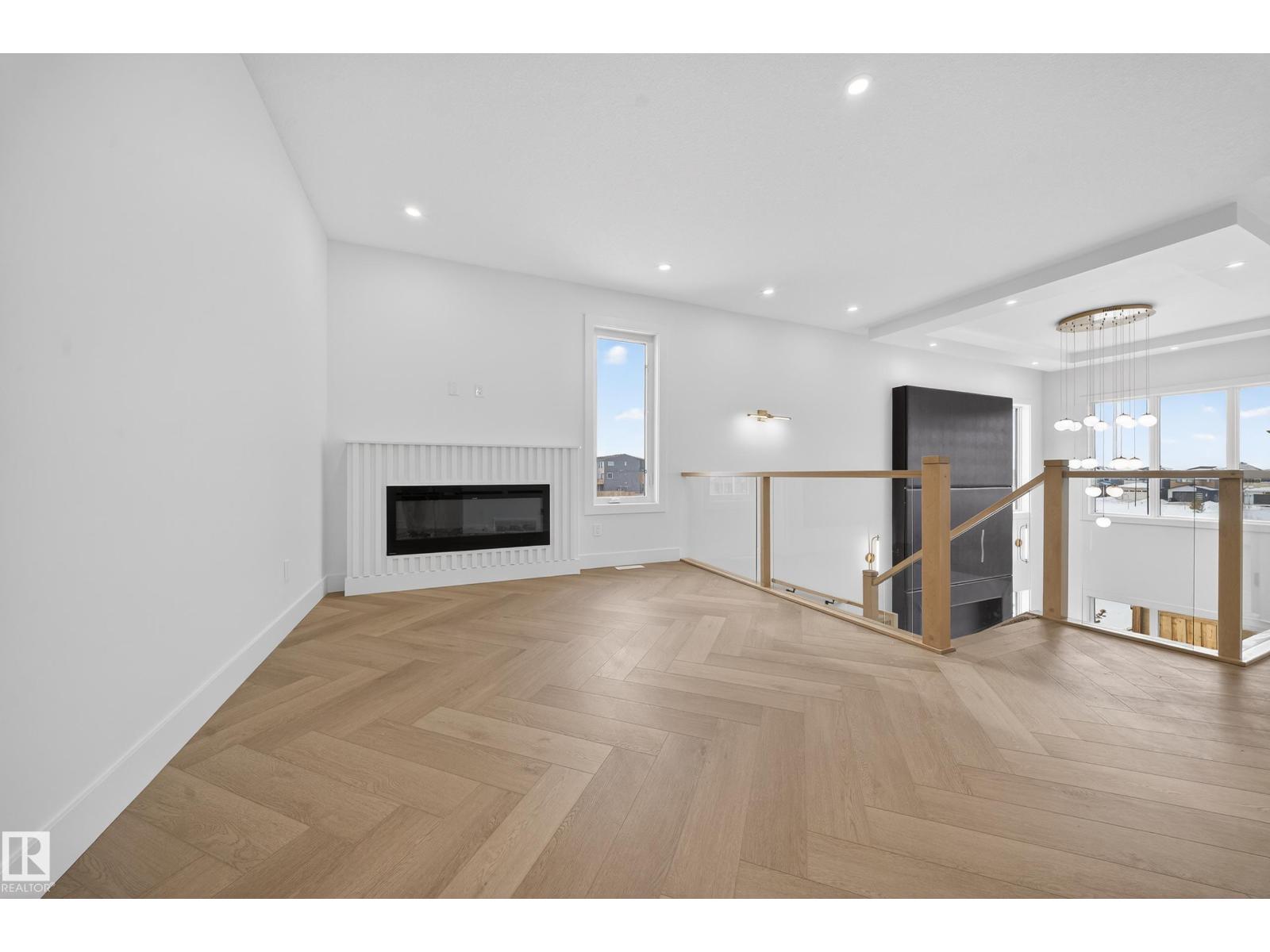 
          132 29 Street SW
            <br/>
            <span>Edmonton</span>
            , 
            <span>AB</span>
             <span>T6X3E2</span>
         - Photo 8