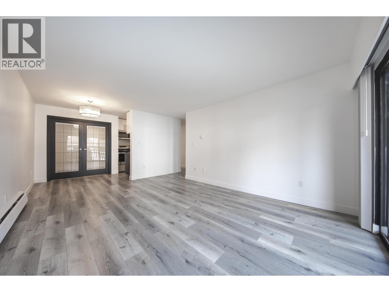 302 170 E 3RD STREET, North Vancouver