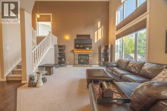 Single Family House for Sale in  Crestmont Way SW Crestmont Calgary 
