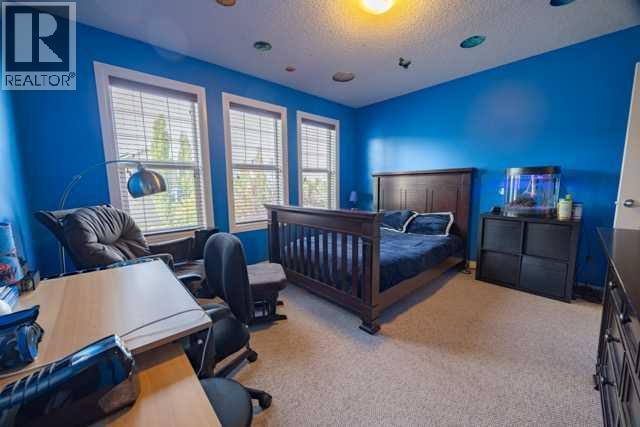 Single Family House for Sale in  Crestmont Way SW Crestmont Calgary 