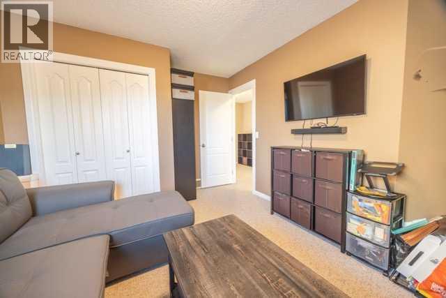 Single Family House for Sale in  Crestmont Way SW Crestmont Calgary 