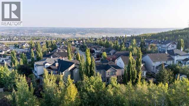 Single Family House for Sale in  Crestmont Way SW Crestmont Calgary 