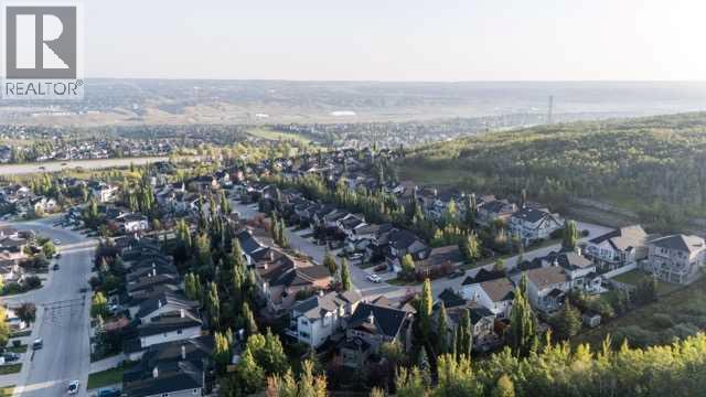 Single Family House for Sale in  Crestmont Way SW Crestmont Calgary 