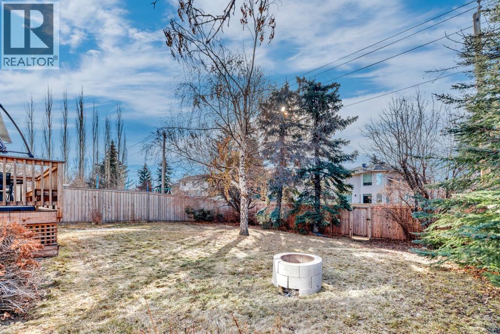Single Family House for Sale in  Hawkwood Boulevard NW Hawkwood Calgary 