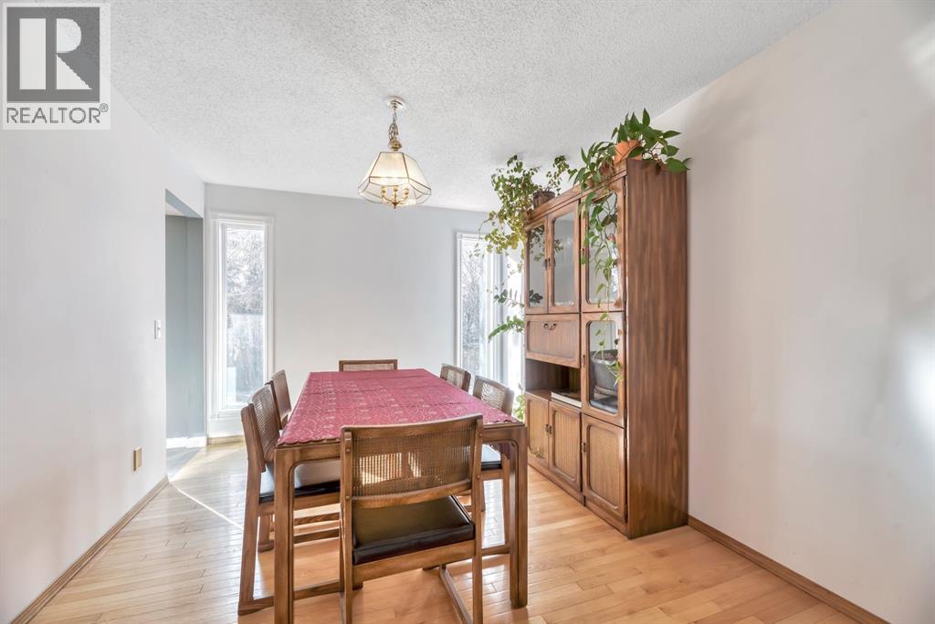 Single Family House for Sale in  Hawkwood Boulevard NW Hawkwood Calgary 