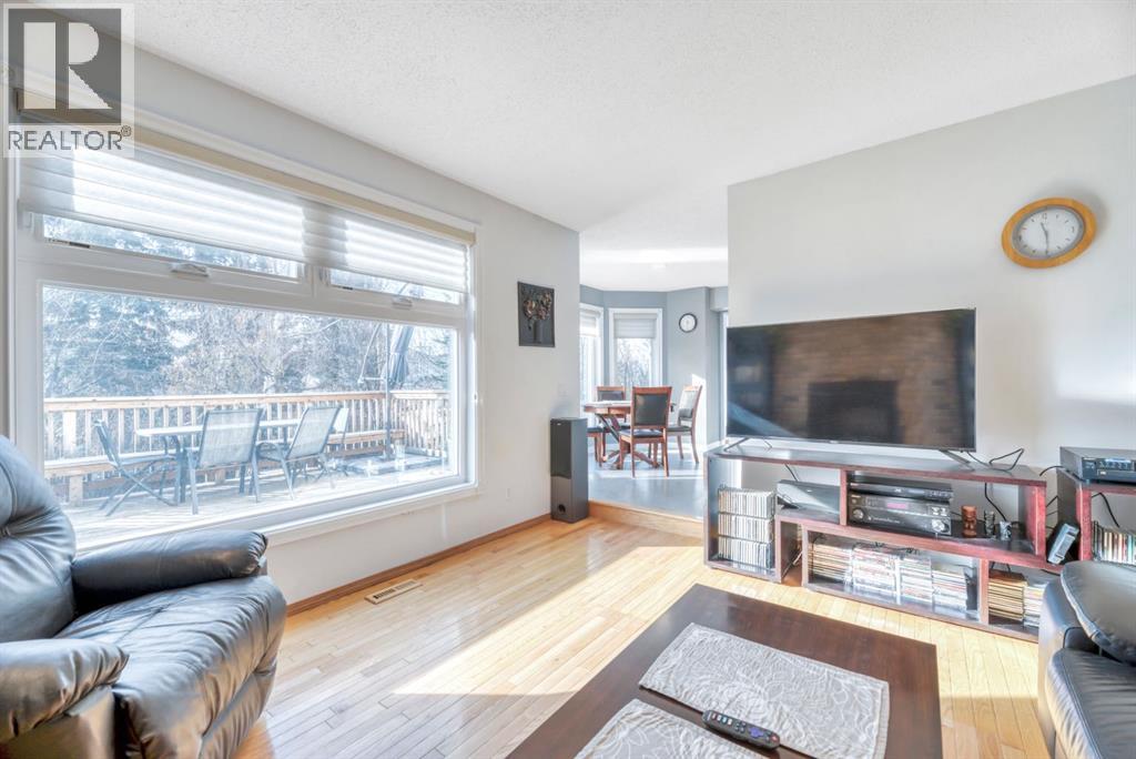 Single Family House for Sale in  Hawkwood Boulevard NW Hawkwood Calgary 