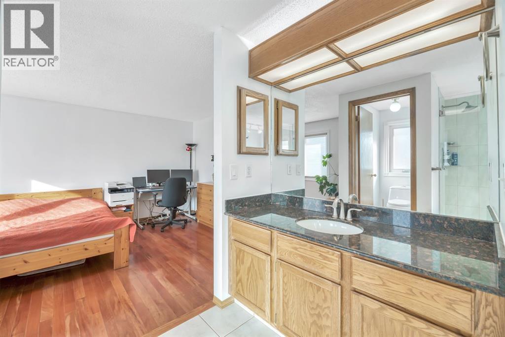 Single Family House for Sale in  Hawkwood Boulevard NW Hawkwood Calgary 