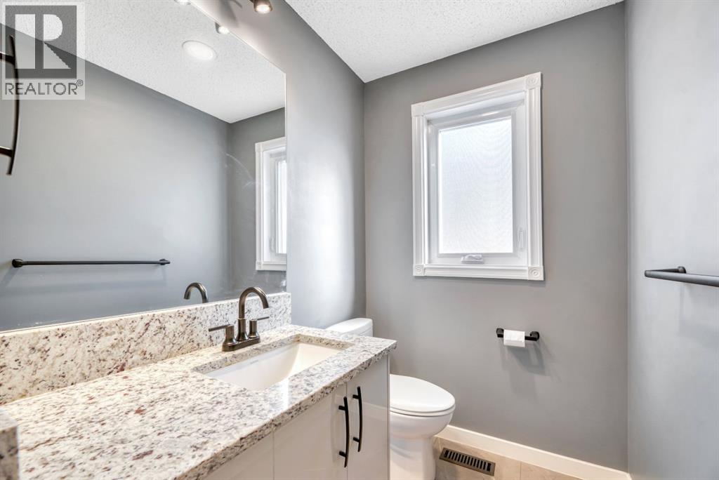 Single Family House for Sale in  Hawkwood Boulevard NW Hawkwood Calgary 