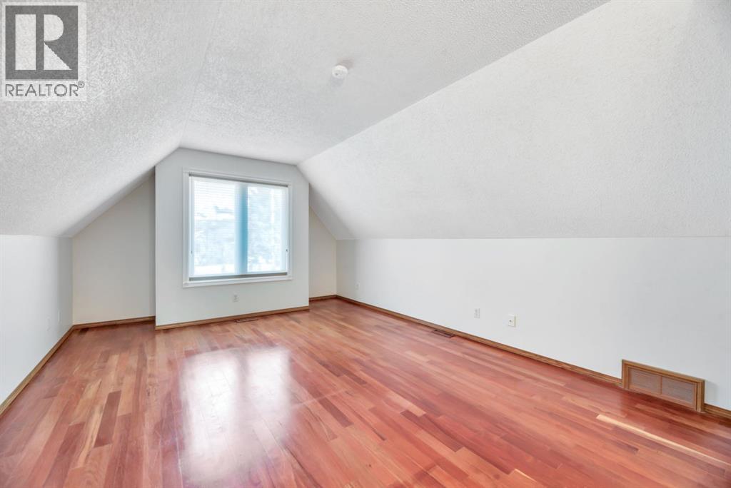 Single Family House for Sale in  Hawkwood Boulevard NW Hawkwood Calgary 