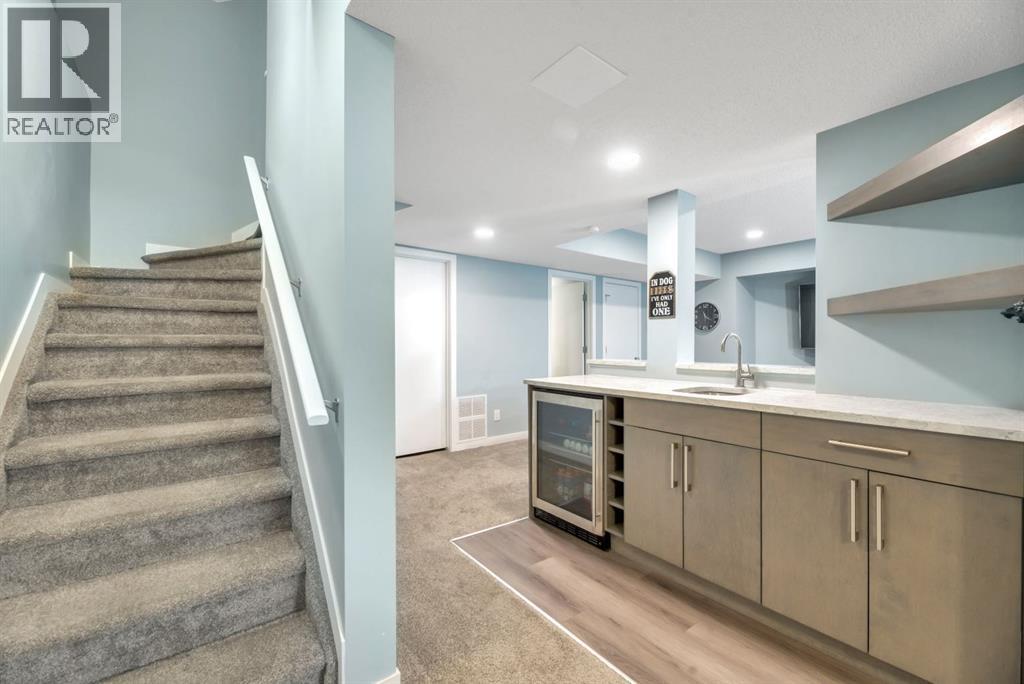 Single Family House for Sale in  Hawkwood Boulevard NW Hawkwood Calgary 