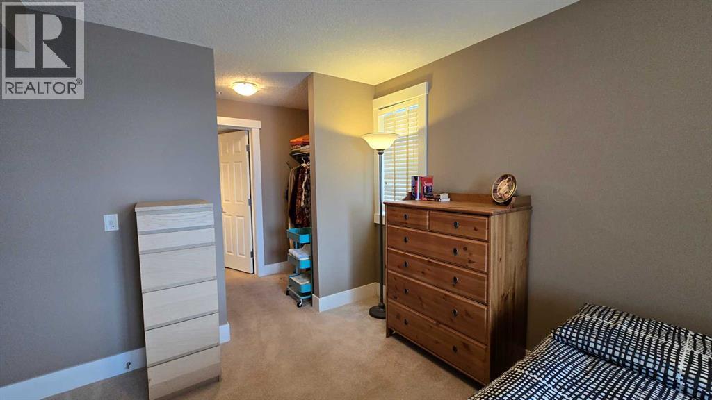 Single Family House for Sale in   Rocky Vista Gardens NW Rocky Ridge Calgary 