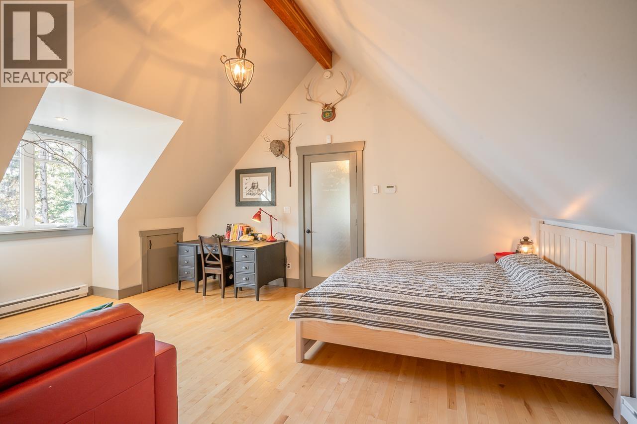 7460 RUFFELL ROAD, Canim Lake