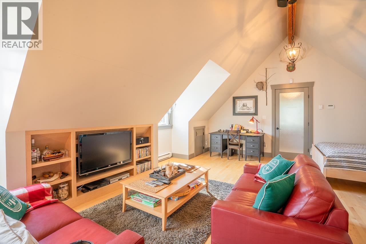 7460 RUFFELL ROAD - 13