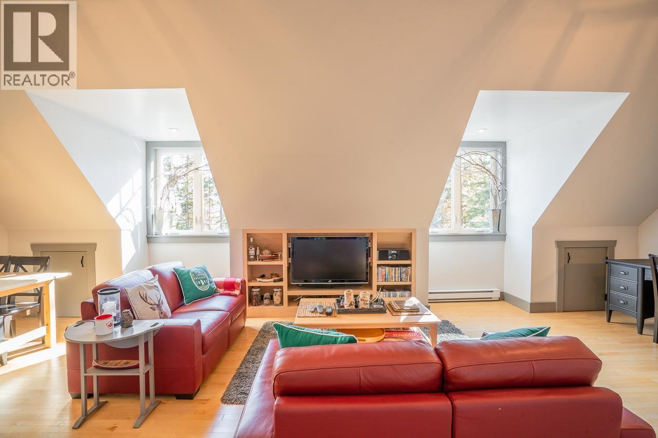 7460 RUFFELL ROAD - 14