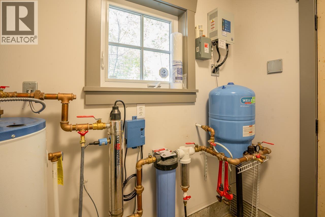 7460 RUFFELL ROAD, Canim Lake