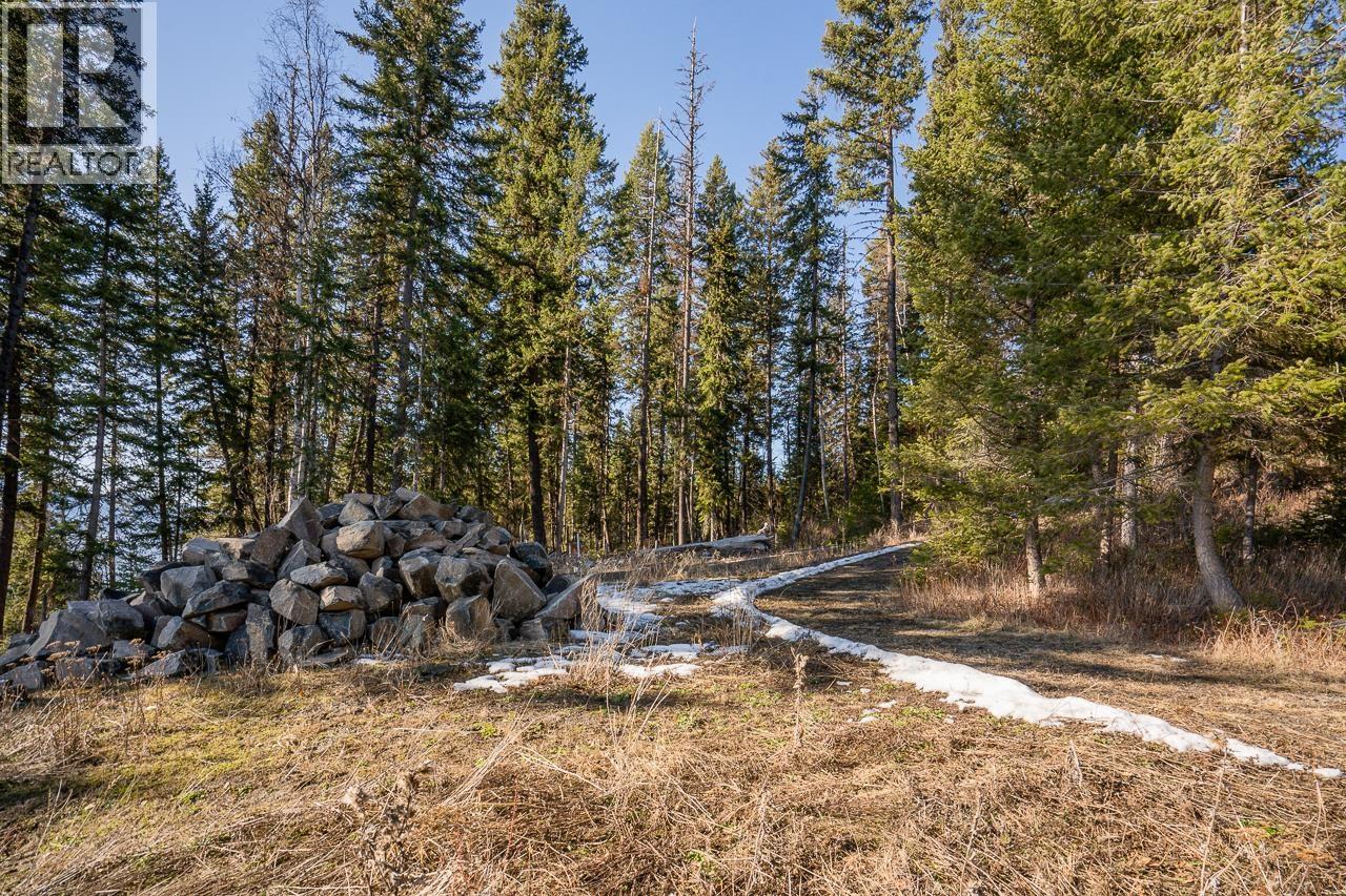 7460 RUFFELL ROAD, Canim Lake