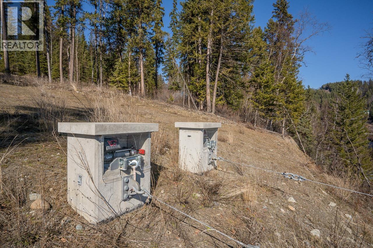 7460 RUFFELL ROAD, Canim Lake