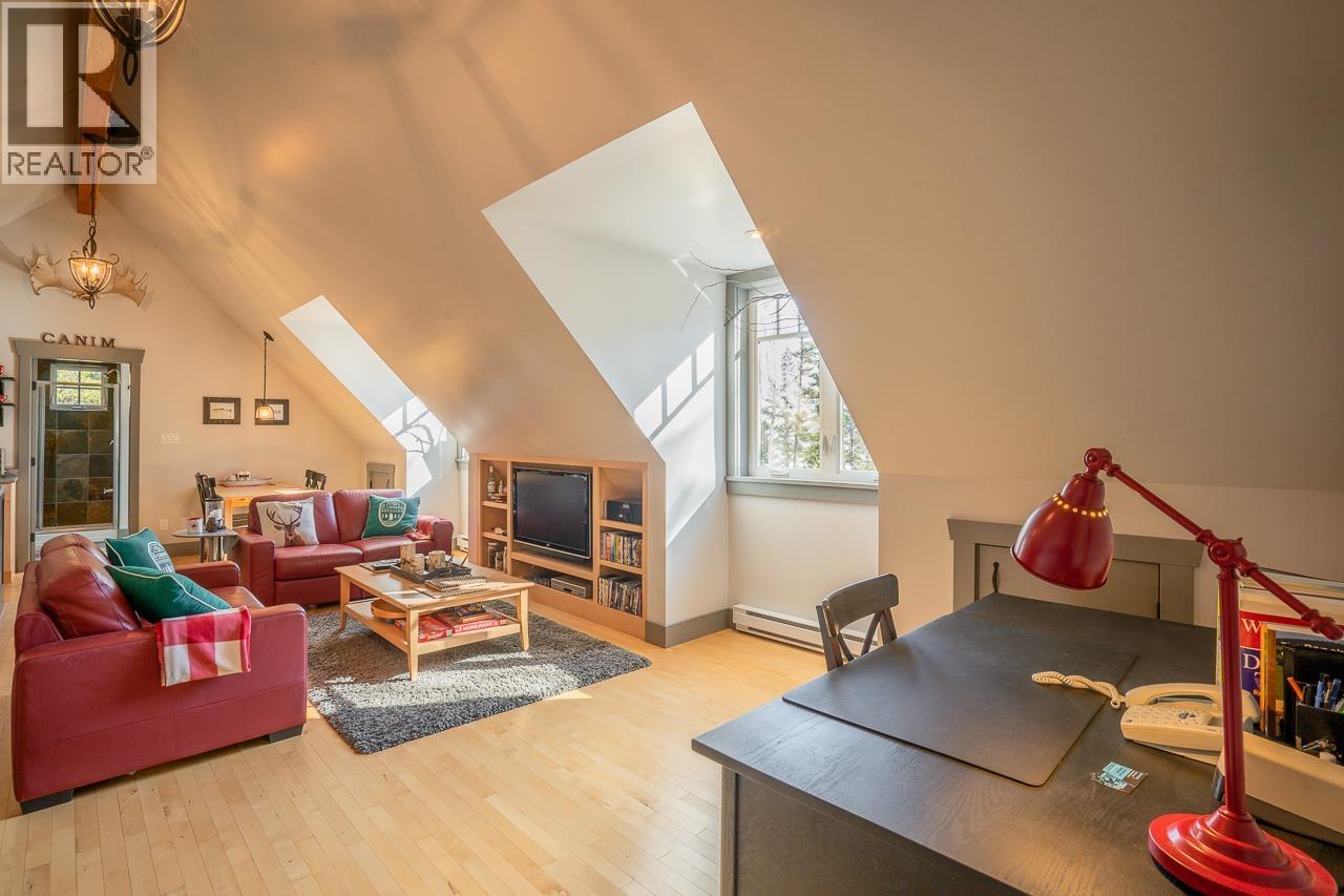 7460 RUFFELL ROAD, Canim Lake