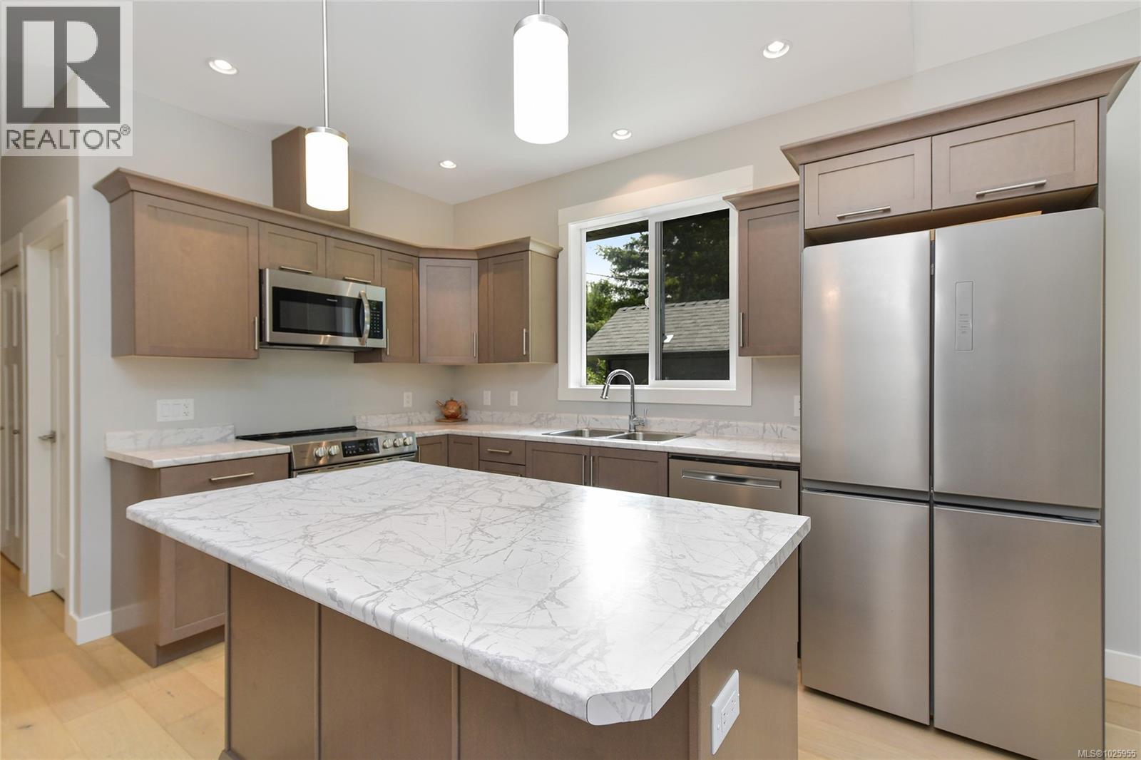  3822 TRAILHEAD Drive, Sooke