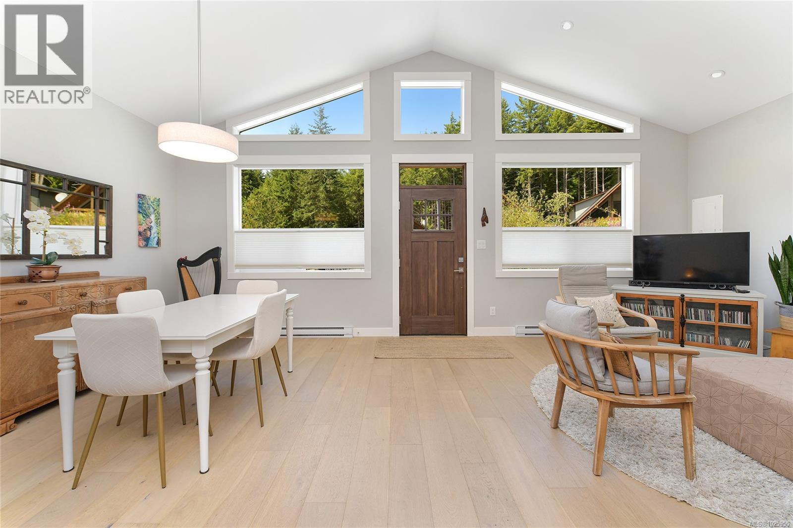 3822 TRAILHEAD Drive, Sooke